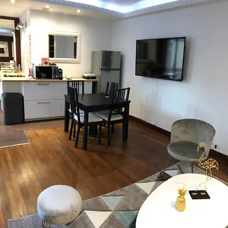 Cosy - Triangle D'or Appartement *